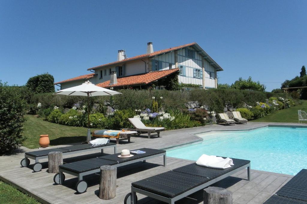 Les Volets Bleus Bed and Breakfast Arcangues Buitenkant foto