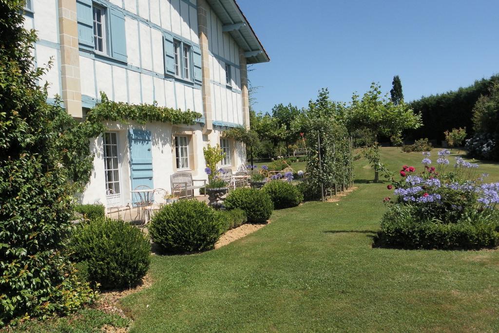 Les Volets Bleus Bed and Breakfast Arcangues Buitenkant foto